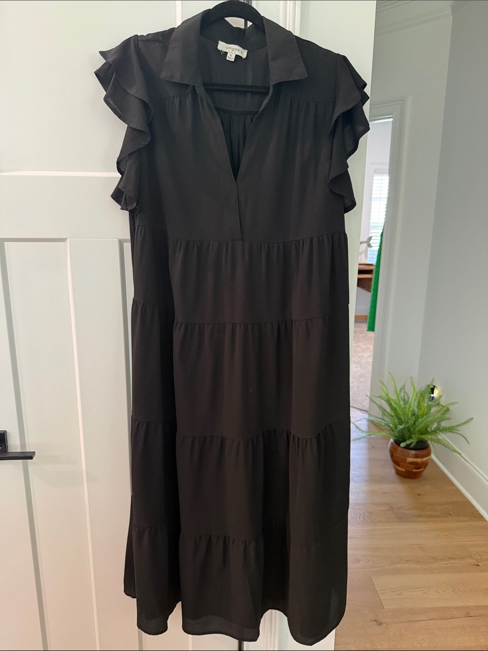 Umgee Black Ruffle-Sleeve Tiered Midi Dress. XL